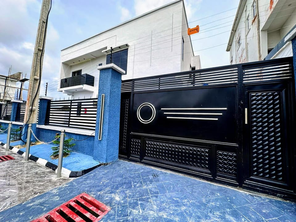 Property building, View (from property/room), Balcony/Terrace, sunbed