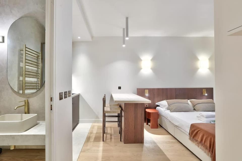 Sublime refurbished studio Apartment in Paris
