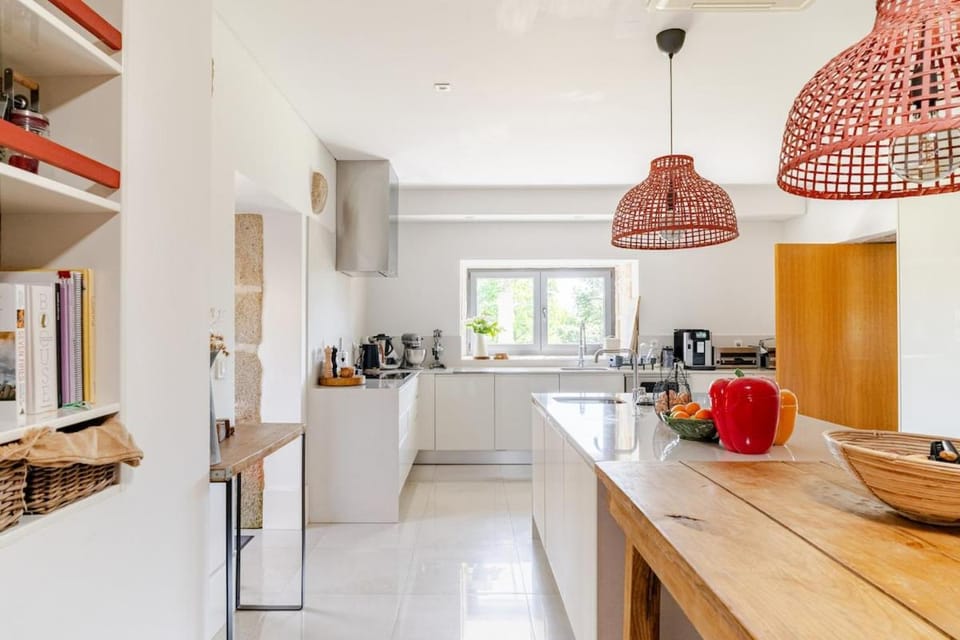 Tojeira Farmhouse House in Vila Real