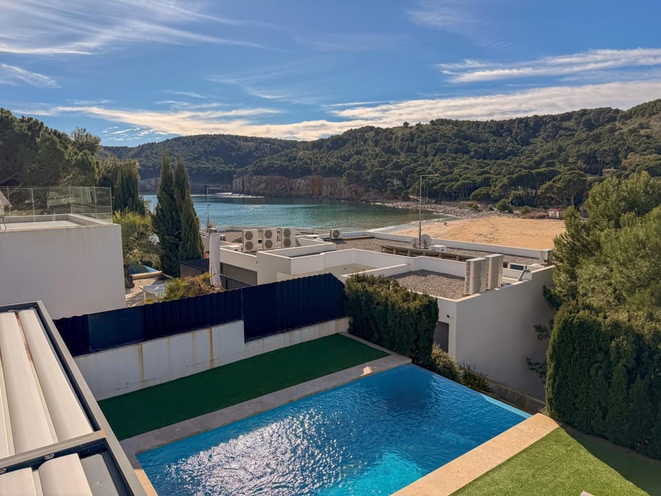 Beach, Beach, Swimming pool