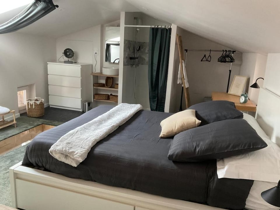 Petite maison de village à Saint Bonnet près Riom Apartment in Auvergne-Rhône-Alpes