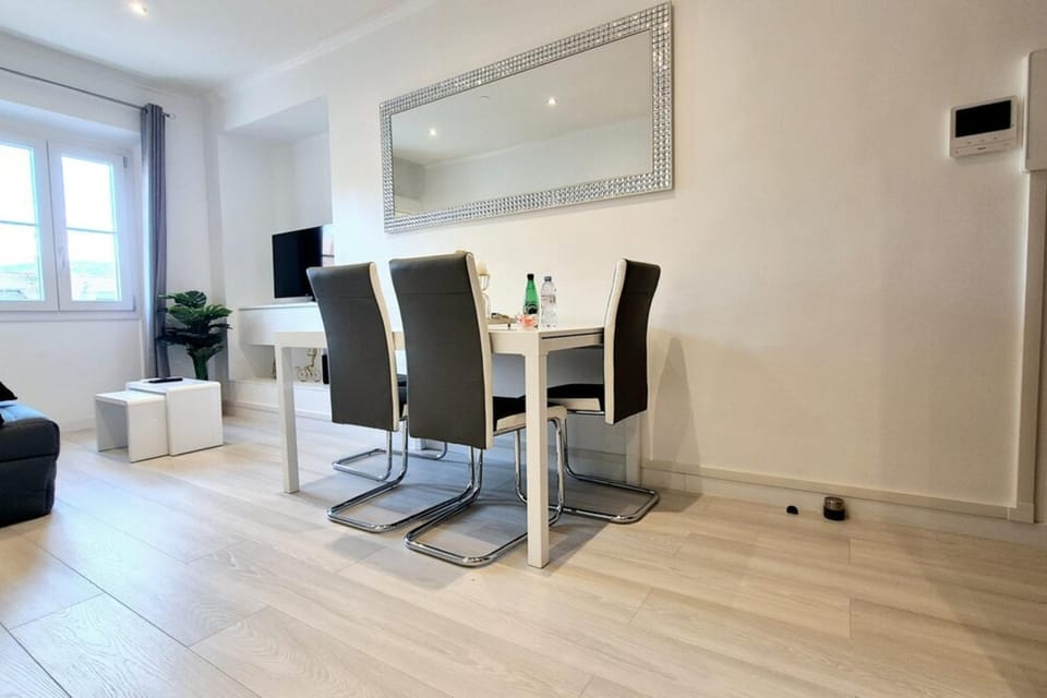 Charming one-bedroom flat on rue Hoche Apartment in Cannes