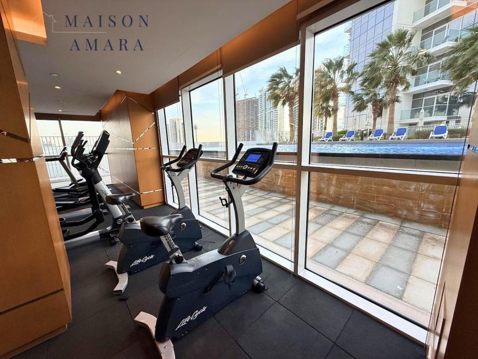 Modern Luxury Studio Damac Hills With Golf View Apartment in Dubai