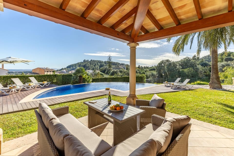 Seating area, Swimming pool, sunbed