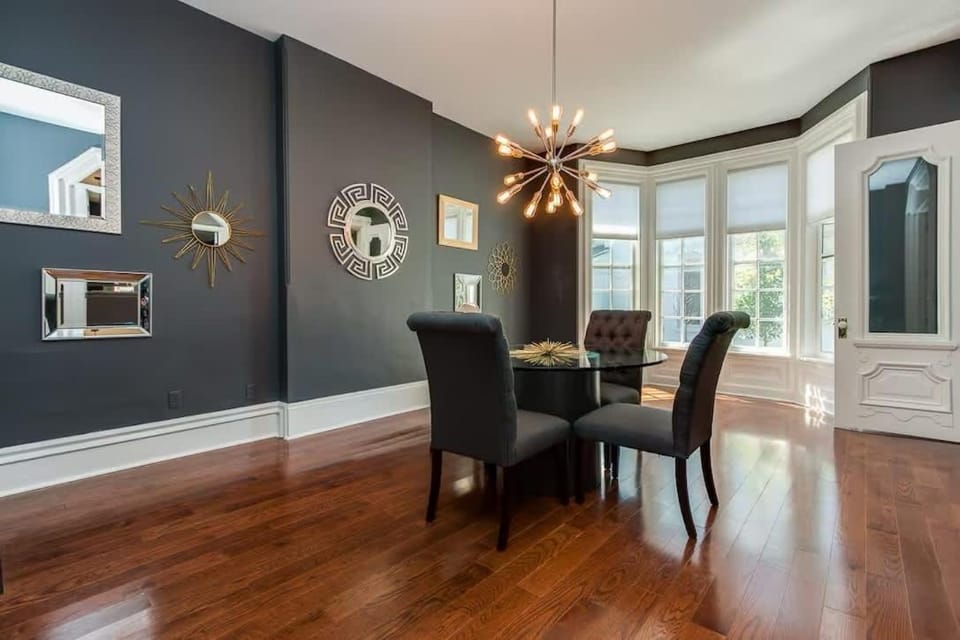 Downtown Historic Luxury Gem with Private Parking Apartment in Grand Rapids