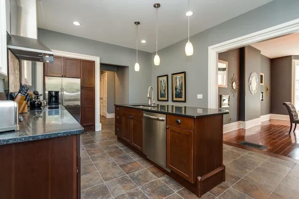 Downtown Historic Luxury Gem with Private Parking Apartment in Grand Rapids