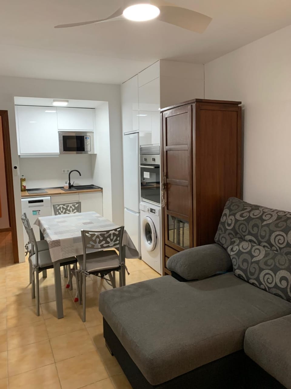 Kitchen or kitchenette, Living room, Seating area, Dining area, oven, stove, washing machine