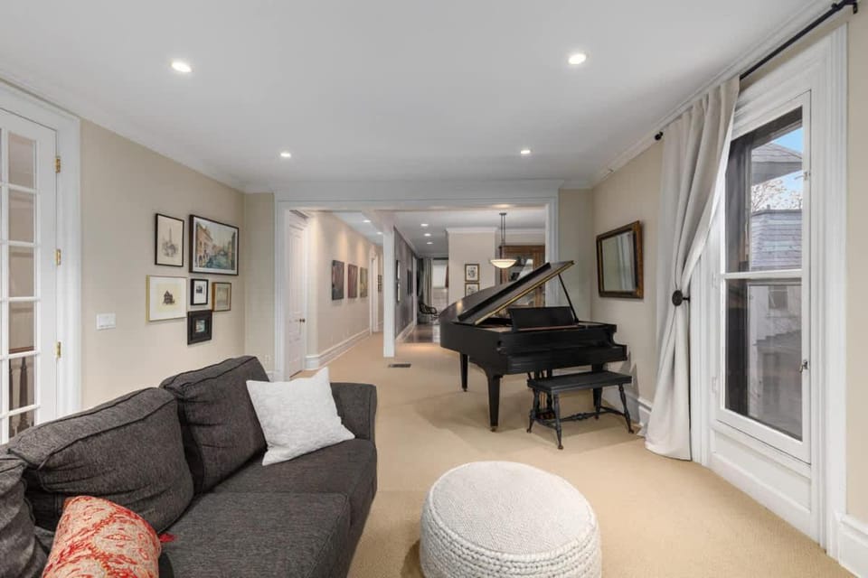 Historic Charm Modern Luxury Free Parking Apartment in Grand Rapids