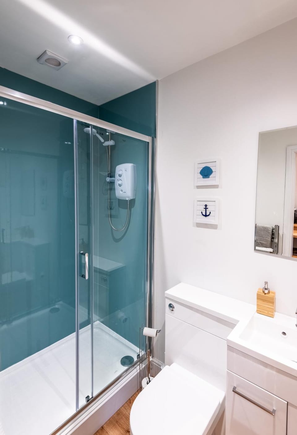 Shower, Bathroom, towels