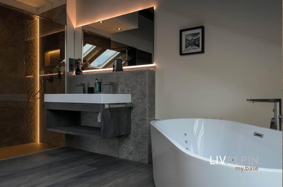 Bathroom, Bath, towels