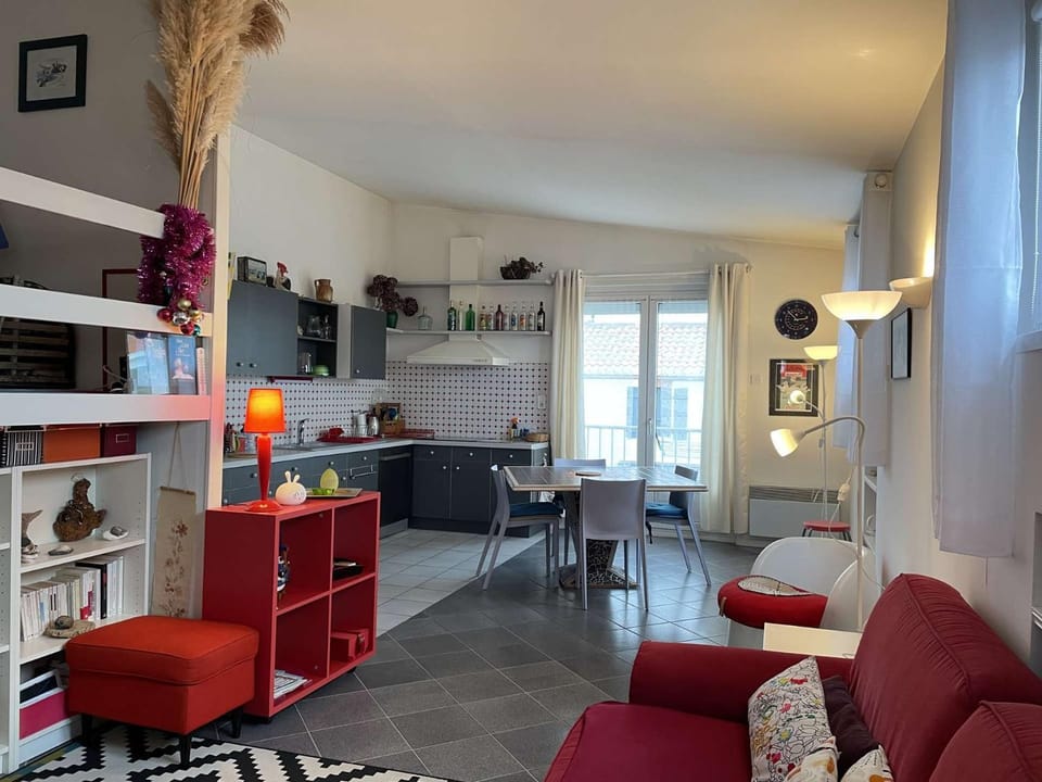 Kitchen or kitchenette, Living room, Dining area
