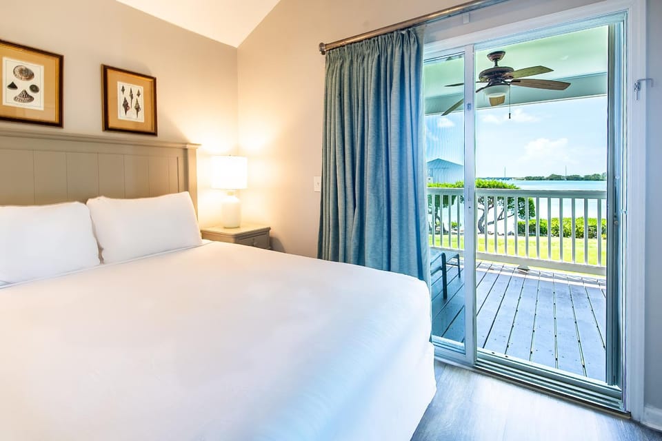 Bed, Natural landscape, View (from property/room), Balcony/Terrace, Balcony/Terrace, Photo of the whole room, Bedroom, Sea view