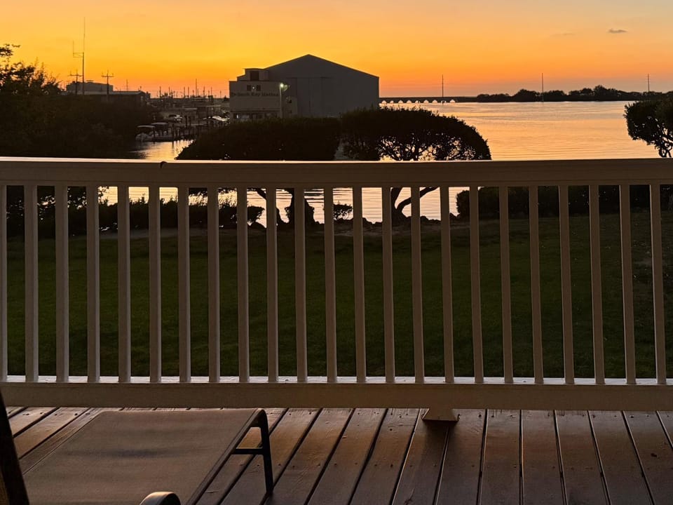 Patio, Natural landscape, View (from property/room), Balcony/Terrace, Balcony/Terrace, Sunset