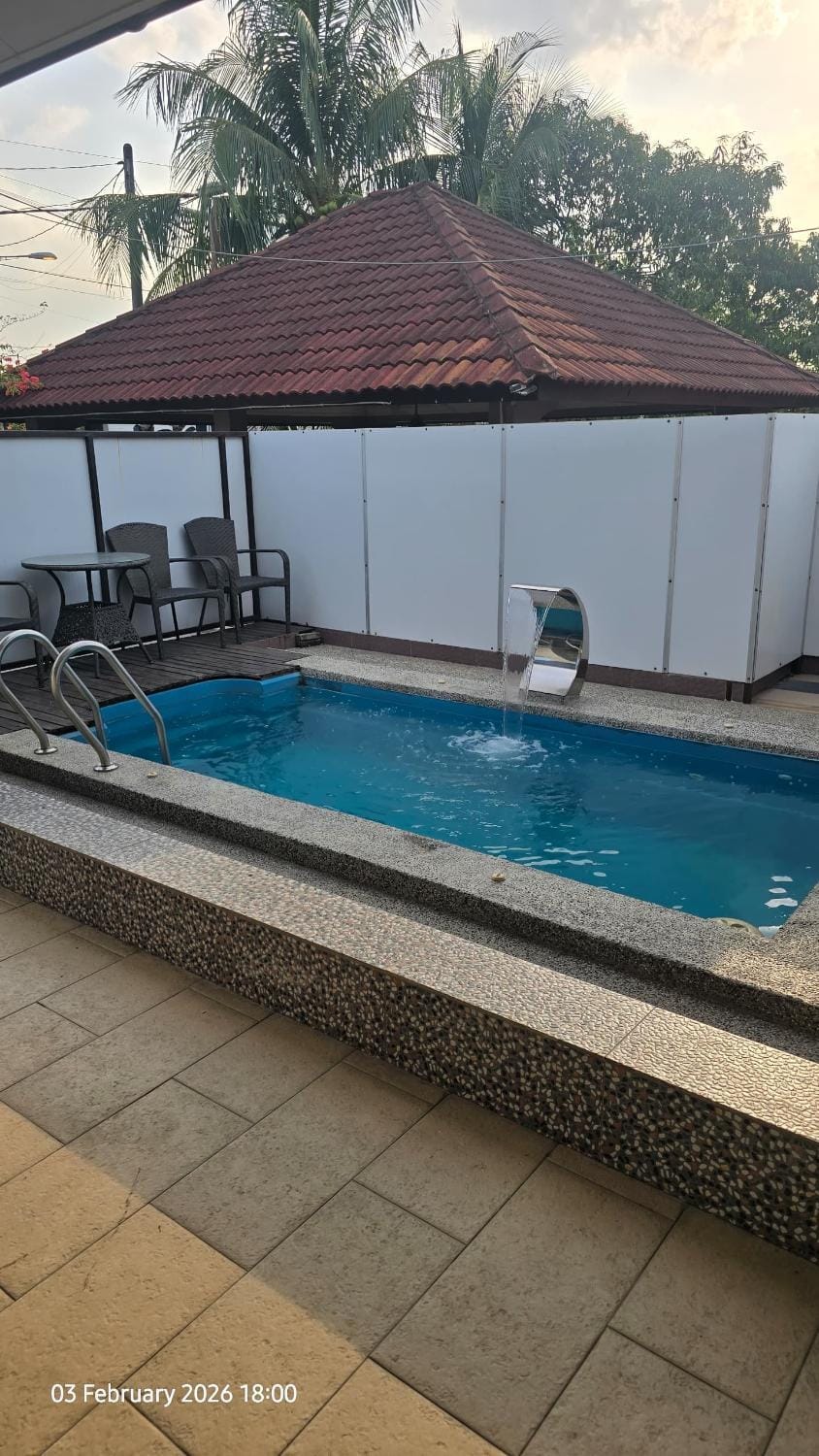 Swimming pool, Swimming pool