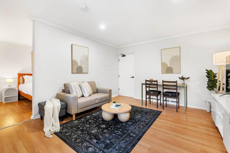 Sunny Side Studio - Mosman Park Apartment in Perth