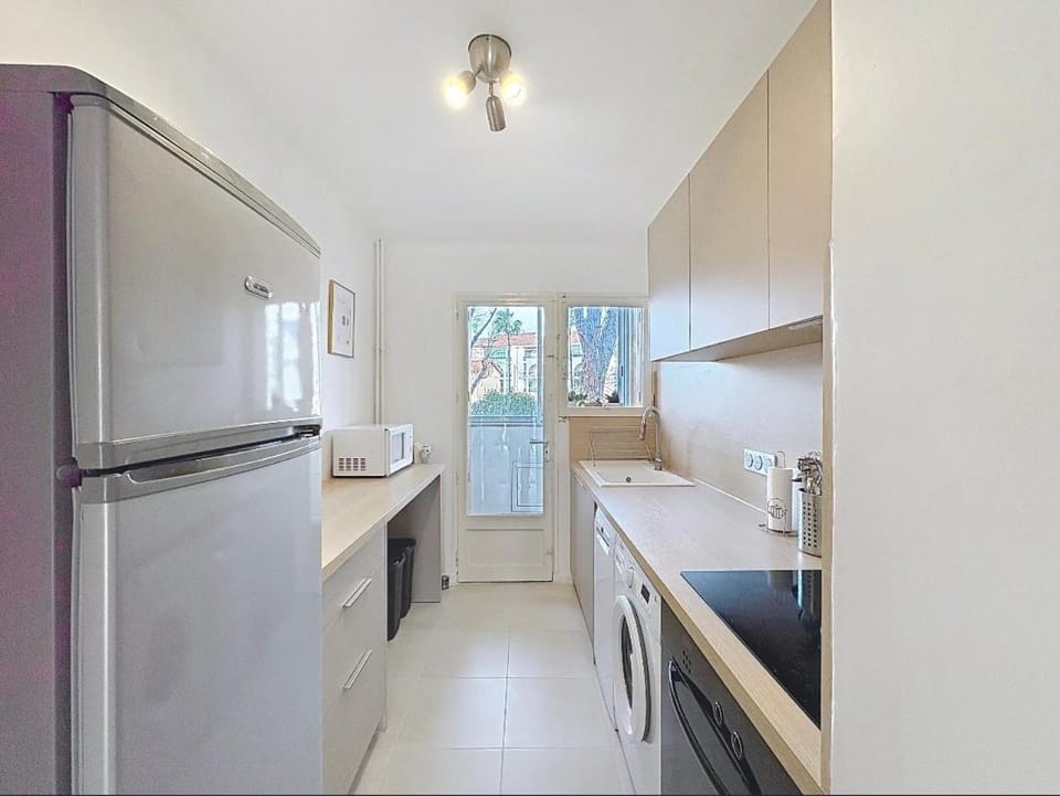 Kitchen or kitchenette, dishwasher, minibar, oven, pet friendly, stove