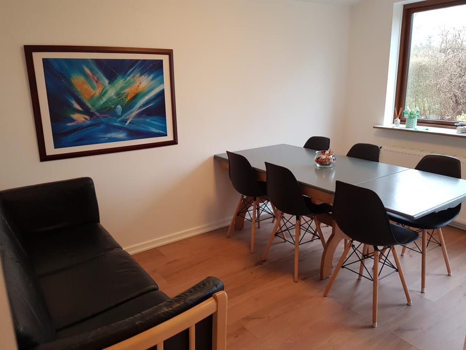 Living room, Seating area, Dining area