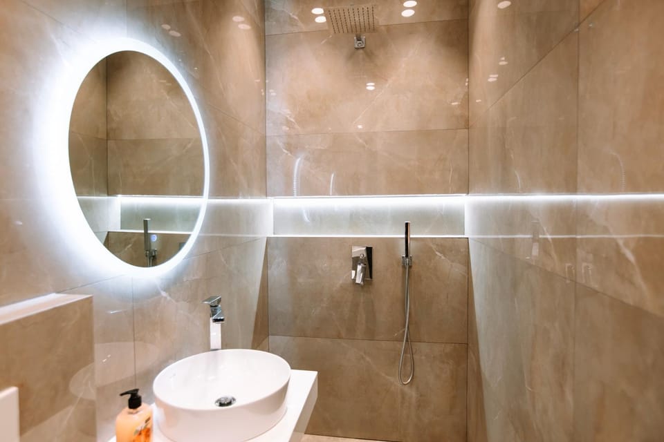 Shower, Toilet, Bathroom