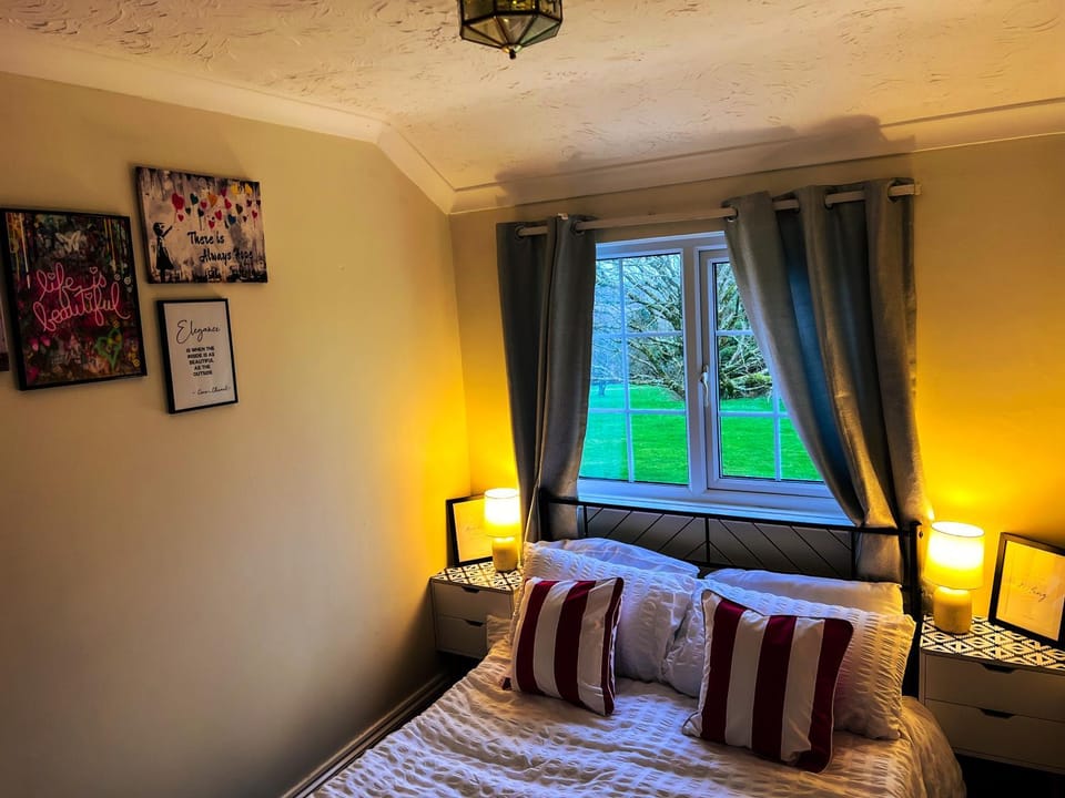 Countryside Converted Barn and Cottages Near Newquay House in England