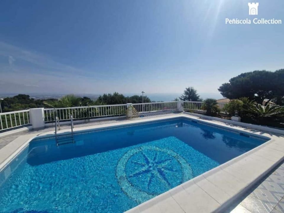 The Deck - Chic Holiday Retreat with Pool and Sea Views Villa in Peniscola