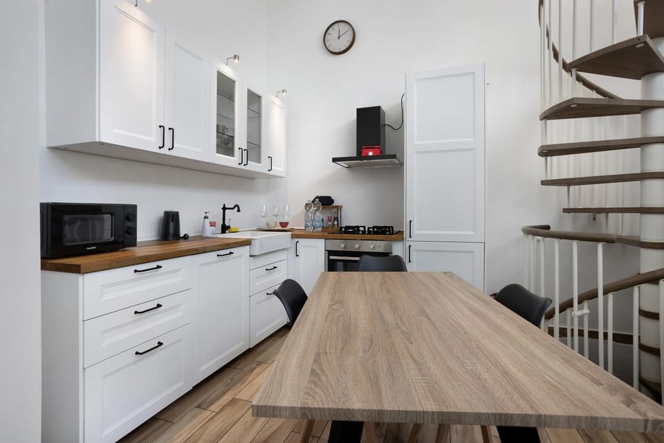 Property building, Kitchen or kitchenette, Living room