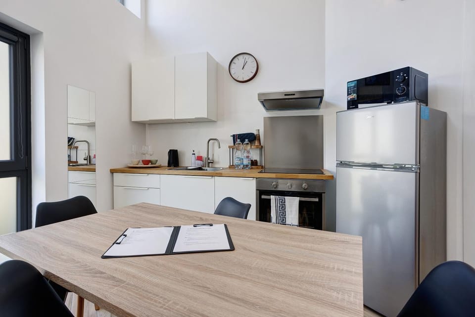 Kitchen or kitchenette, Living room