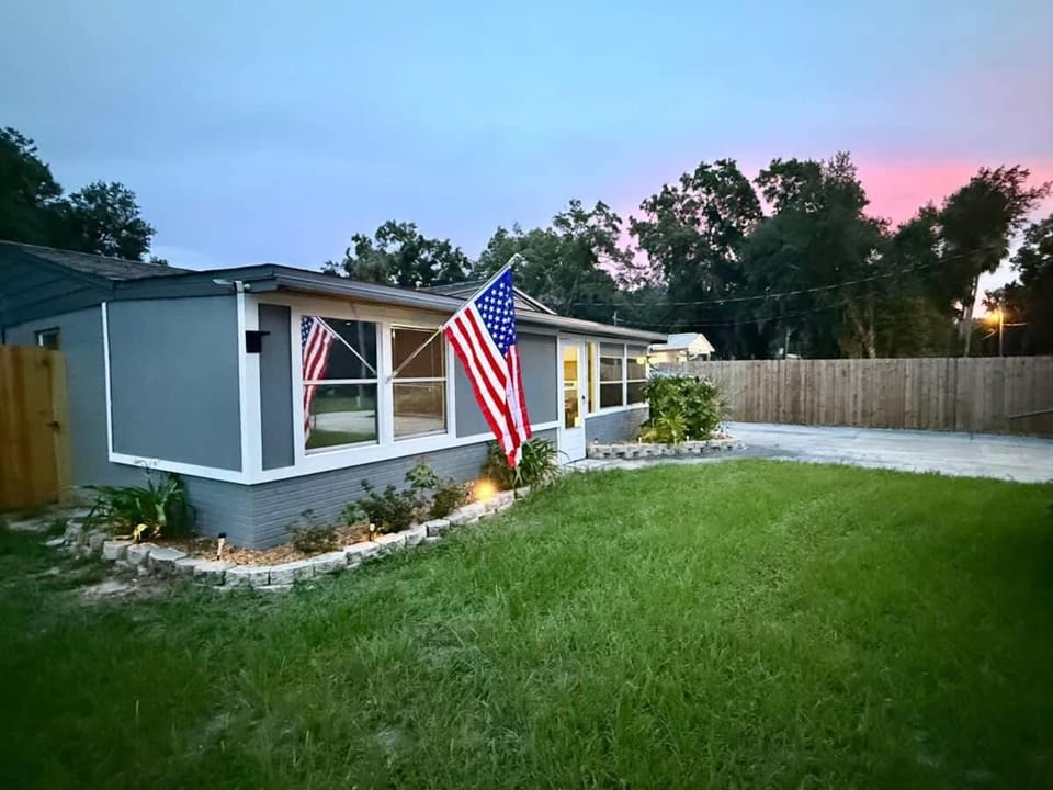 Relax Explore Boat Parking & Fenced yard House in Lecanto
