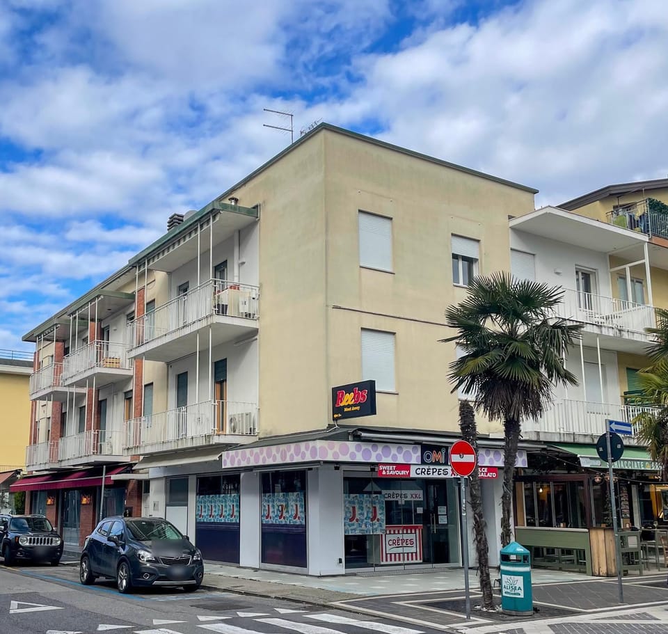 Property building, Neighbourhood, Street view