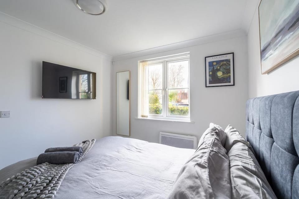 Luxurious Contractor Friendly 2 bed in Croydon Apartment in Croydon