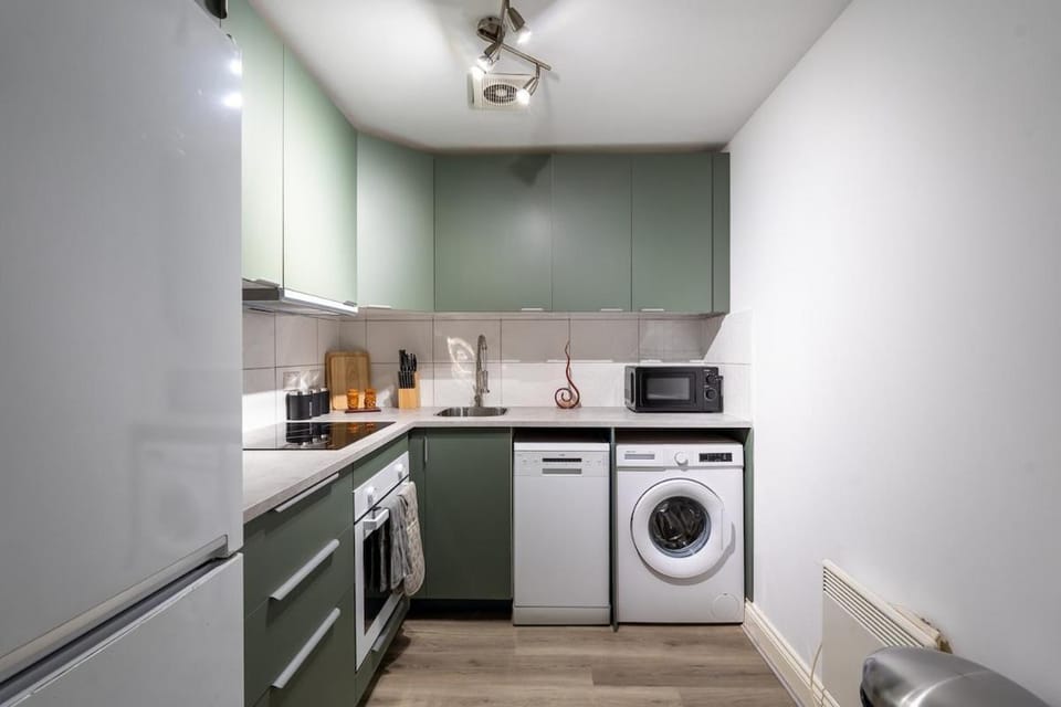 Luxurious Contractor Friendly 2 bed in Croydon Apartment in Croydon