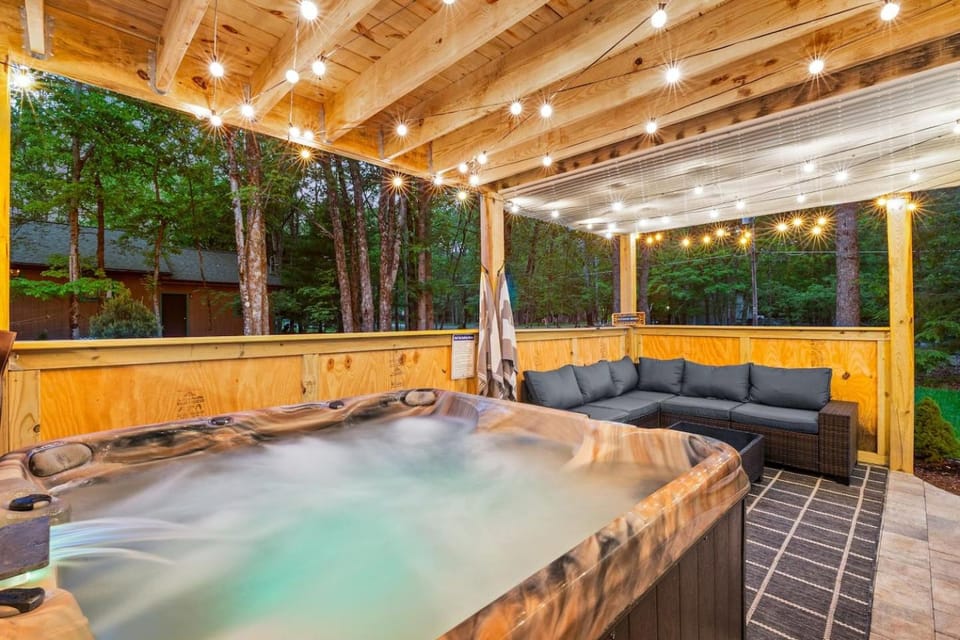 5BR Poconos Chalet Hot Tub, Sauna, Game Room Chalet in Kidder Township