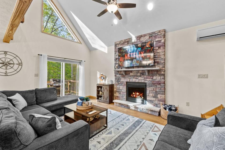 5BR Poconos Chalet Hot Tub, Sauna, Game Room Chalet in Kidder Township