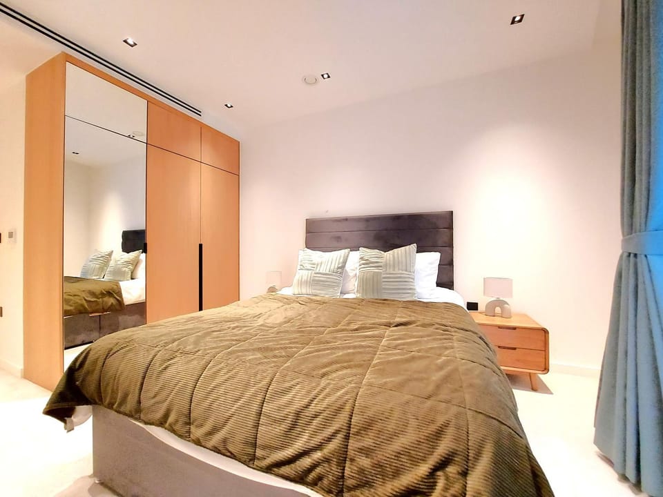 Whole 2 bed flat in Kensington Apartment in City of Westminster
