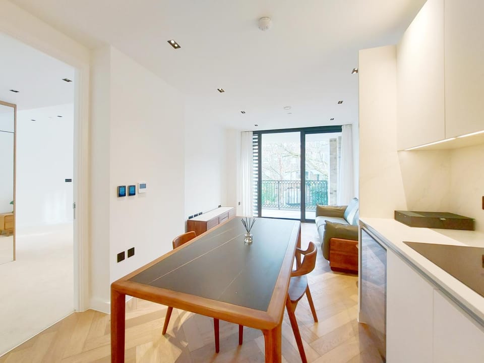 Whole 2 bed flat in Kensington Apartment in City of Westminster