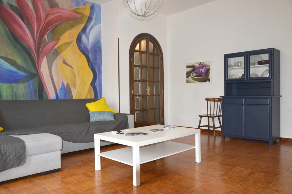 TV and multimedia, Living room, Decorative detail