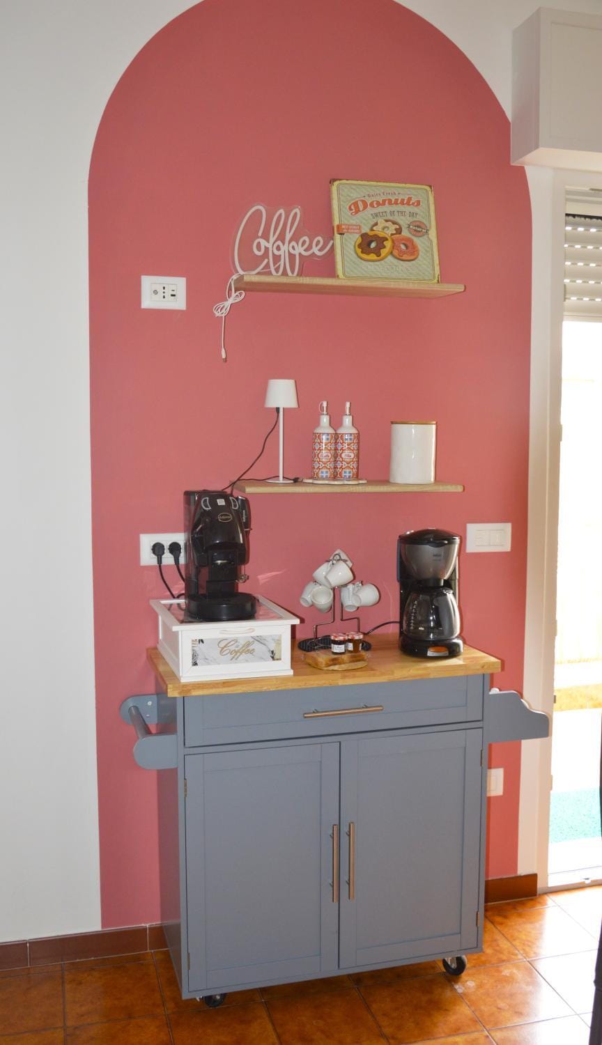 Coffee/tea facilities, Kitchen or kitchenette, Decorative detail, Breakfast, furniture, toaster