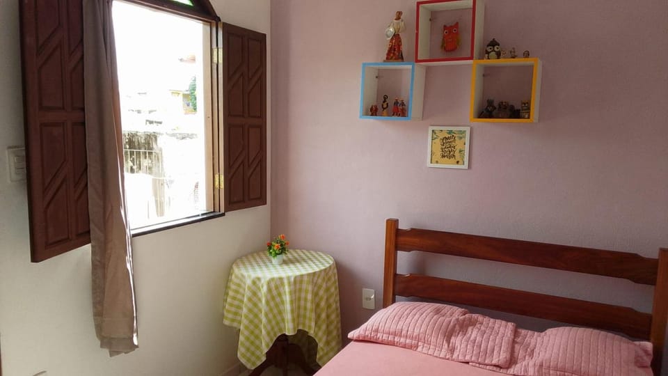 Casa Rosa da Ilha - Suíte Confortável com Ventilador e Jardim Bed and Breakfast in State of Bahia