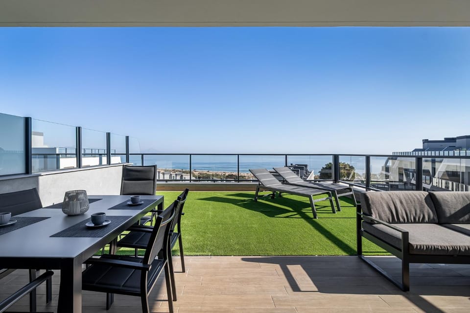 Day, Natural landscape, View (from property/room), Balcony/Terrace, Balcony/Terrace, Seating area, Sea view, sunbed