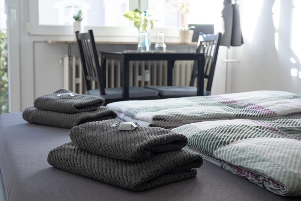 Bed, Dining area