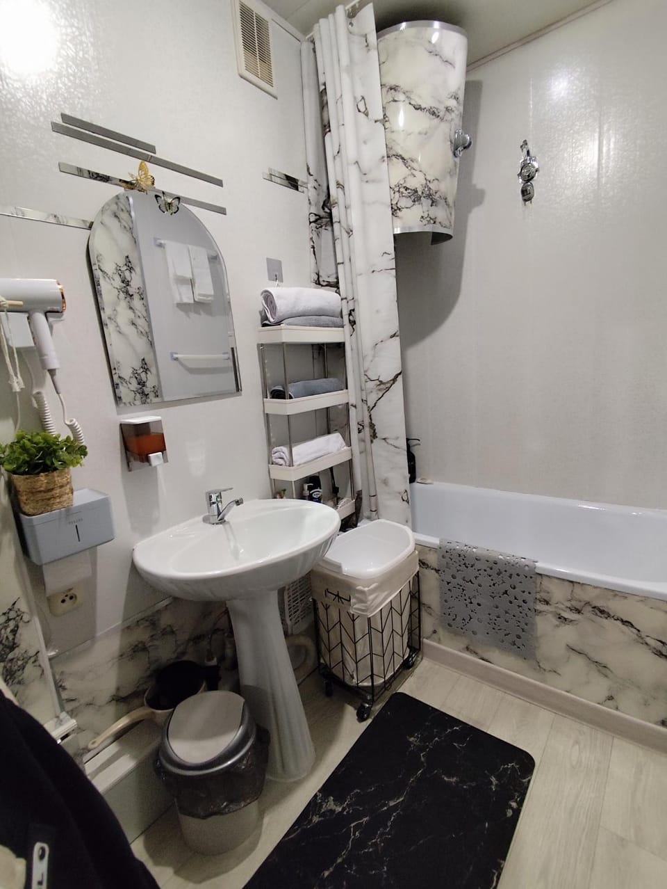 Shower, Bathroom, Bath, towels