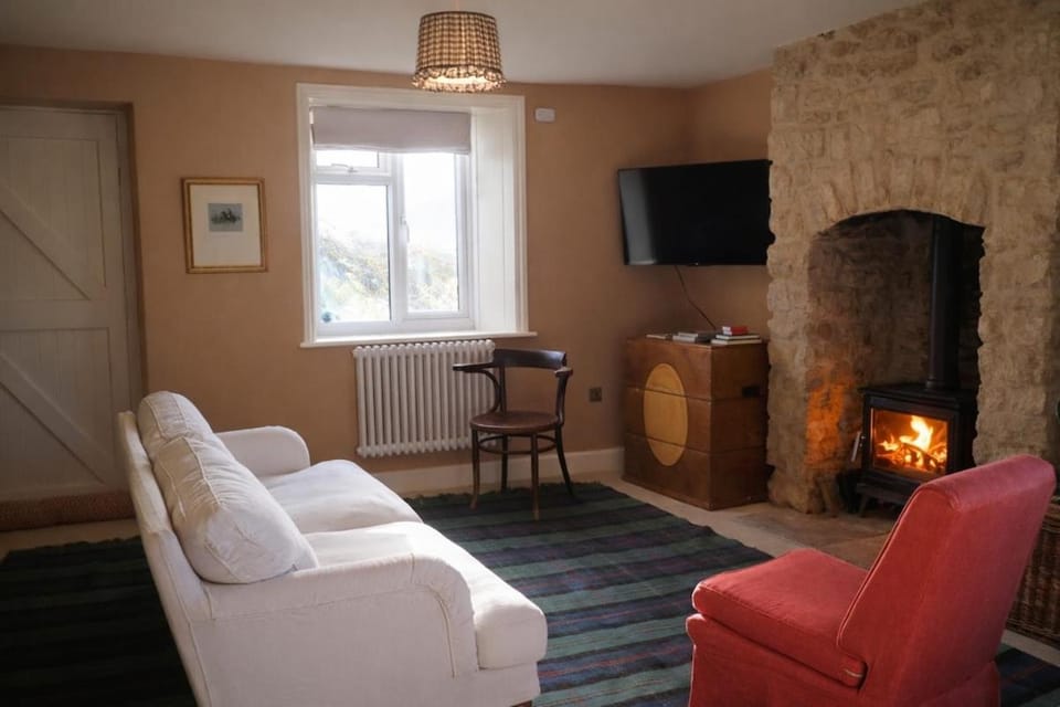 Living room, fireplace