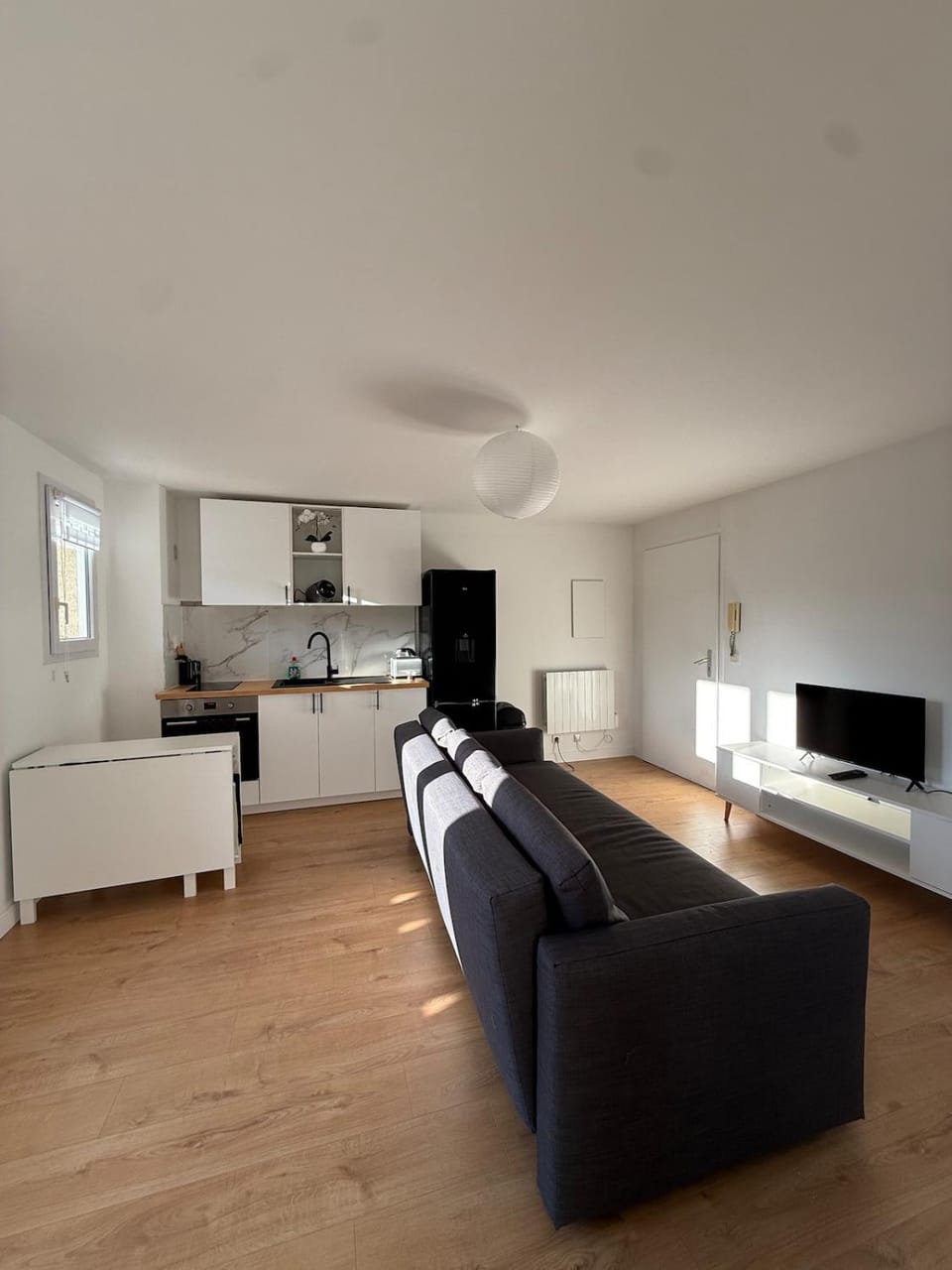 Train station 10 min close to Paris and Disney University Apartment in Noisy-le-Grand