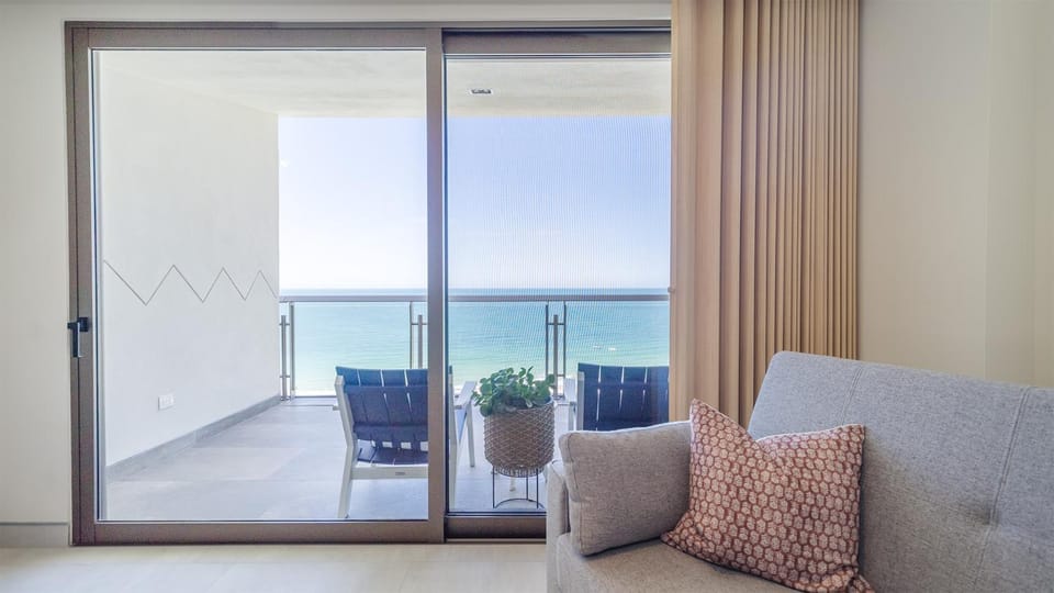 Balcony/Terrace, Living room, Seating area, Sea view