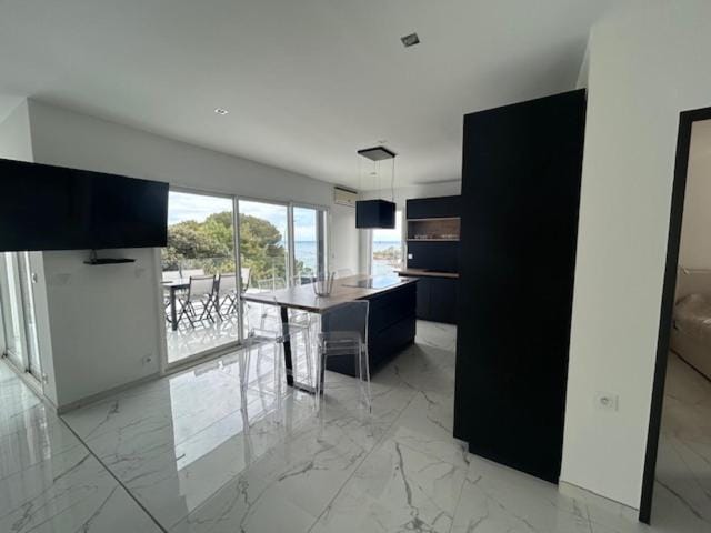 villa vue mer imprenable et proximité mer Villa in Roquebrune-sur-Argens