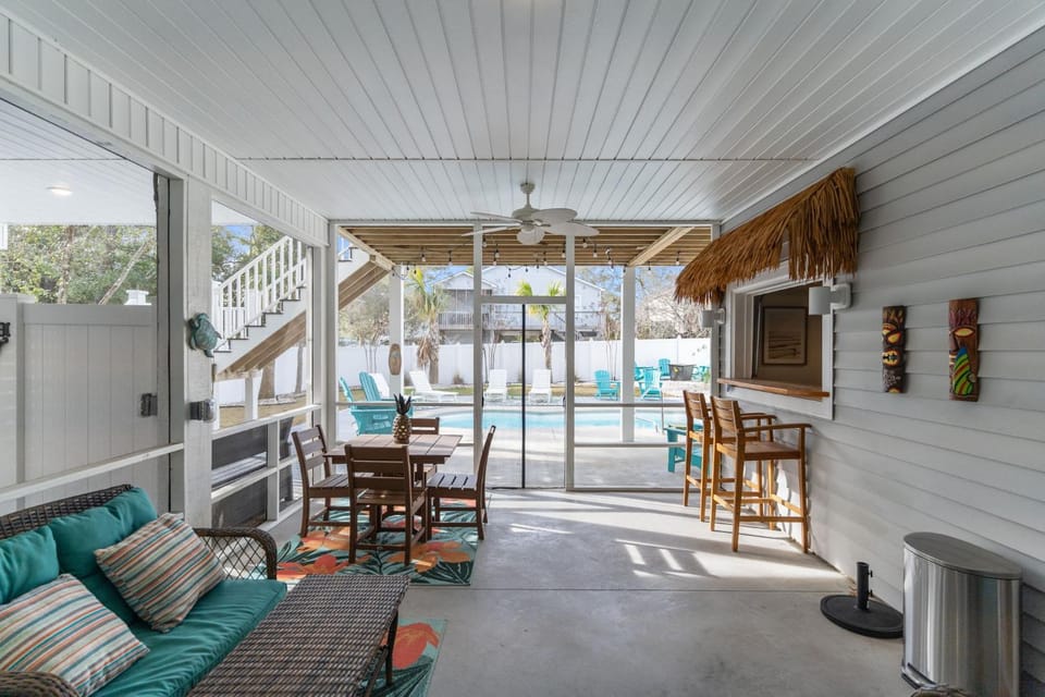 A Swell Life House in Oak Island