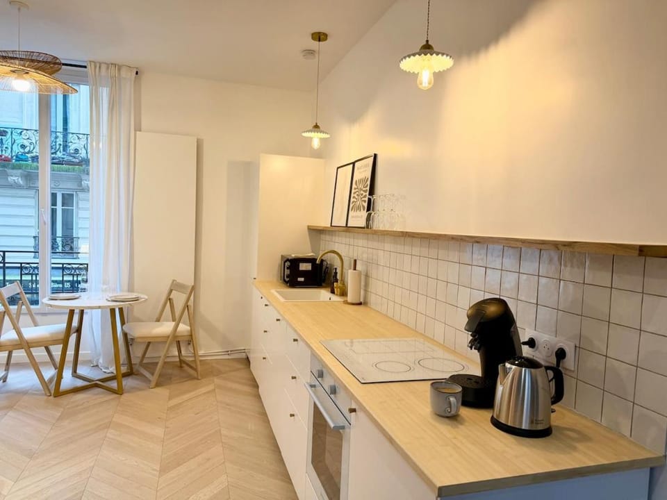 L Escapade du 9ᵉ Appartement élégant et confortable au cœur de Paris Apartment in Paris