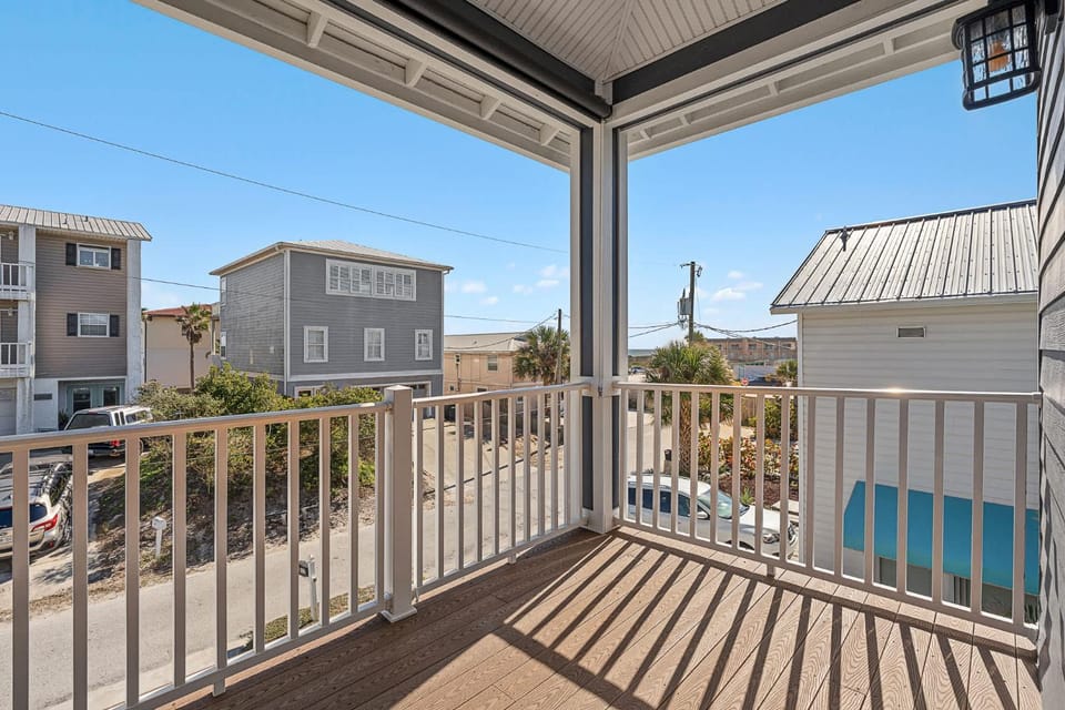 Ohana Beach House l Steps to Beach l Ocean Views House in Butler Beach