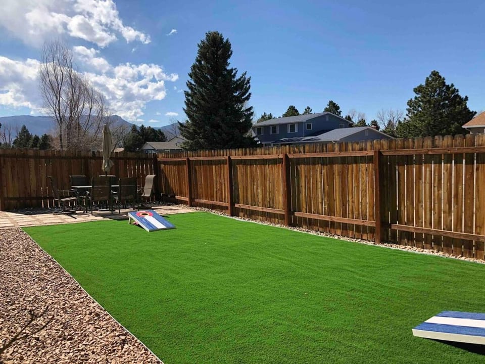 Turquoise Door, Spacious Duplex, 3 Kings near AFA House in Colorado Springs