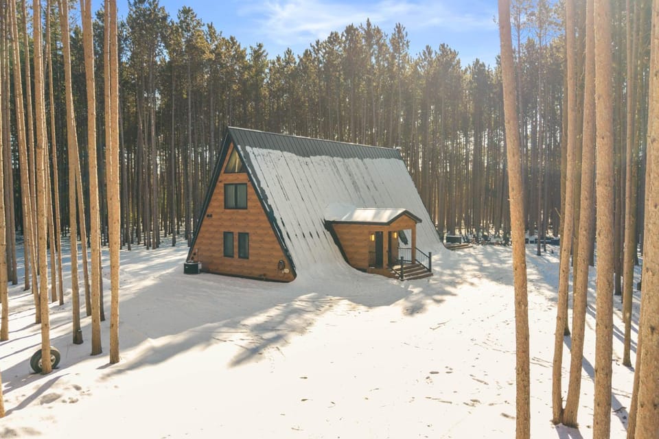 Property building, Natural landscape, Winter