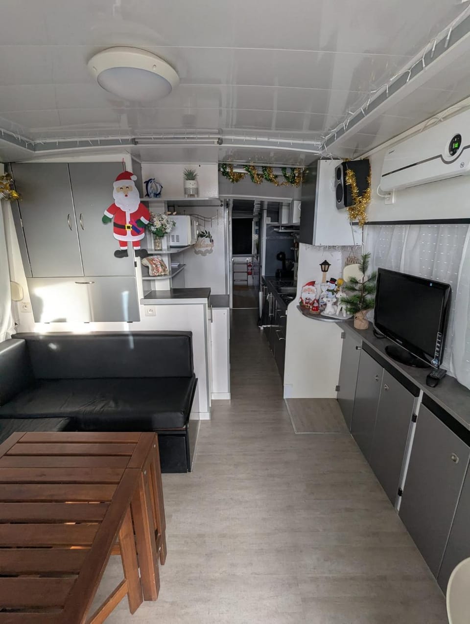 TV and multimedia, Living room, Seating area, Dining area